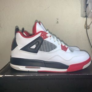 Air Jordan 4 (2012) fire red GS